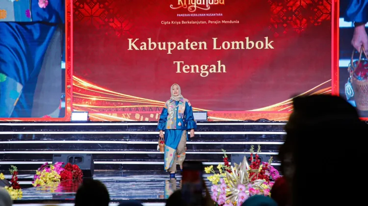 Tenun dan Ketak Lombok Tengah Dibawa Naik Kelas ke Pasar Nasional