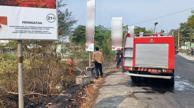 Lahan Kosong di Jalan Dakota Terbakar, Diduga akibat Pembakaran Sampah