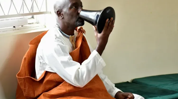 Jurnalis Ini Dinobatkan sebagai Raja Kerajaan Tooro di Uganda