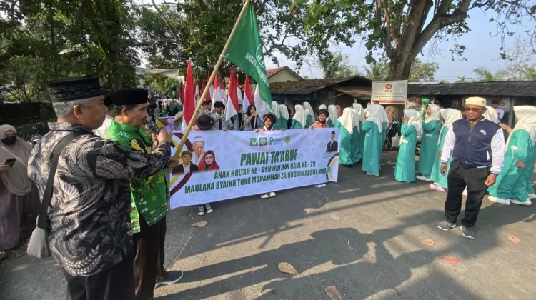 2.000 Pelajar Ikut Pawai Ta’aruf NWDI di Lingsar