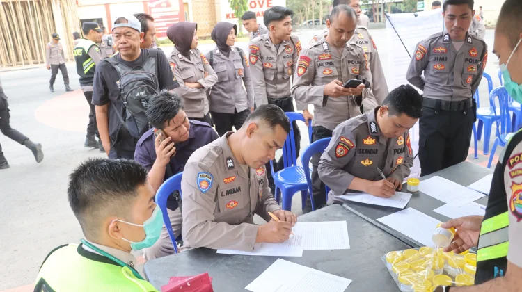 Bukan Sekadar Pangkat, Dedikasi Personel Polresta Loteng Diganjar Penghargaan