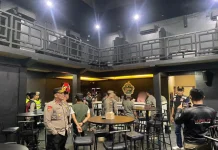 Tim Gabungan Polresta Mataram Tertibkan Hiburan Malam