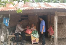 Tiga Bhabinkamtibmas Polres Bima Serentak Salurkan Sembako untuk Warga