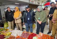 Sidak Pasar Renteng, Bulog NTB Jamin Stok Pangan Aman saat Ramadhan