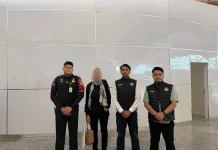 Imigrasi Lombok Timur Deportasi WN Selandia Baru usai Overstay dan Ganggu Pengaji