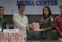 Terpidana Kasus Tambang Pasir Besi  Bayar Uang Pengganti ke Kejari Lotim