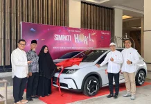 Siti Dewi Masithoh Menang Mobil Listrik BYD dari Program Simpati Hoki Telkomsel