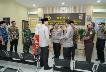 Pemkot Mataram dan Pemkab Lobar Kucurkan Hibah Rp2,5 Miliar untuk Kepolisian