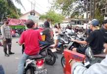 Jelang Waktu buka Puasa Arus Lalu Lintas Diperempatan Karangpule Padat