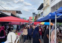 Ngabuburit di Pasar Ramadan, Warga Bima Antusias Berburu Kuliner