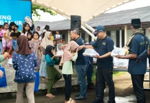 ITDC Salurkan Bantuan dan Trauma Healing untuk Anak Terdampak Banjir di Mandalika