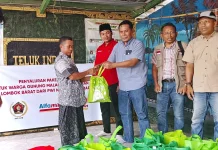 PWI NTB–Alfamart, Kembali Salurkan Puluhan Paket Sembako untuk Korban Banjir