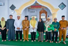 Wagub NTB Serahkan Bantuan Rp40 Juta untuk Pembangunan Masjid di Sape