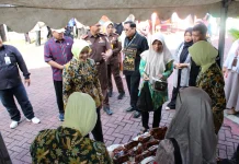 Jaga Stabilitas Harga, Kejari Sumbawa Gelar Pasar Murah