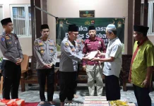 Polres Sumbawa Santuni Santri Panti Muhammadiyah