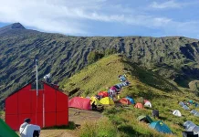 Pemesanan Tiket Pendakian Gunung Rinjani Resmi Dibuka Hari Ini