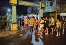 Polisi Bubarkan Remaja Main Petasan di Pesongoran