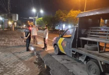 Polisi Bubarkan Aksi Perang Sarung di Jalan Sriwijaya