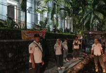 Satpol PP Loteng Amankan Salat Tarawih di Sejumlah Masjid di Praya