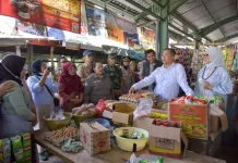 Gubernur Sidak Pasar Brang Biji, Harga Cabai Rawit Tembus Rp120 Ribu