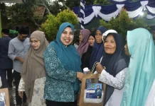 TP PKK Kabupaten Bima Salurkan Bantuan Ramadan di Wawo