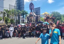 105 Ogoh-Ogoh Semarakkan Pawai Nyepi di Mataram, Warga Antusias