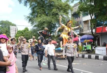 Ratusan Personel Gabungan Amankan Pawai Ogoh-ogoh 2026 di Mataram