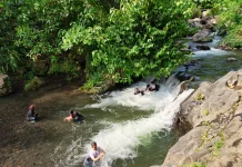 Rekomendasi Tempat Berendam dan Menikmati Sate Bulayak dekat Mataram