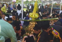Senggigi Jadi Pusat Lebaran Topat, Tradisi Lama Tetap Dipertahankan
