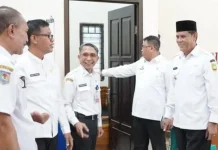 Hari Pertama Kerja, Bupati Sumbawa Sidak OPD