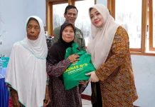 Mudik ke Bima, Wagub NTB Salurkan Bantuan dan Tampung Aspirasi Warga