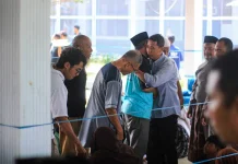 Ratusan Keluarga Padati Lapas Lombok Barat saat Lebaran Ketupat