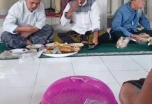Tradisi Lebaran Topat di Masbagik, Warga Rayakan dengan Begibung