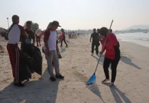 Bersih Pantai untuk Jaga Lingkungan dan Pariwisata, Kapolda NTB Pimpin Aksi