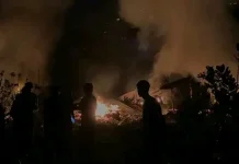 Damkar Loteng Padamkan Kebakaran Rumah di Tengari, Kerugian Ditaksir Rp250 Juta