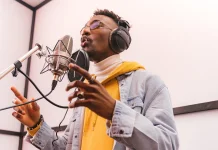 Voice Over Talent Tidak Gratis! Ini Modal yang Dibutuhkan
