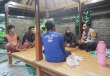 Polisi Mediasi Laka Lantas di Narmada, Dua Pengendara Sepakat Damai