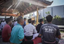 Lapas Lombok Barat Hadirkan Kedamaian Batin lewat Odalan