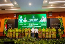 Khofifah Kukuhkan Muslimat NU NTB, Soroti Peran Perempuan & Keluarga