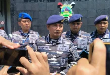 TNI AL Selidiki Benda Mirip Torpedo 2 Ton yang Terapung di Gili Trawangan