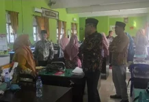 Kakanwil Kemenag NTB Tinjau Try Out di MTsN 1 Lombok Tengah