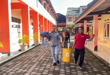 Gotong Royong TENDIK SMKN 3 Mataram Ciptakan Lingkungan Nyaman jelang UKK