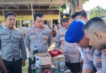 Personel Logistik Polres Bima Asah Kemampuan Bongkar Pasang Senjata