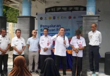 Warga Kelurahan Jatibaru Terima Bantuan Cadangan Pangan Pemerintah