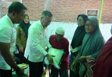 Wali Kota Bima Salurkan Bantuan Cadangan Pangan Pemerintah di Kolo
