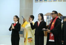 Dua ABG Resmi Jadi WNI, Kanwil Kemenkum NTB Gelar Pengambilan Sumpah Pewarganegara