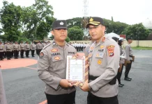 17 Personel Berprestasi Polres Loteng Diganjar Penghargaan