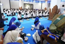 Bupati Lombok Barat Lepas 38 Guru menuju Tanah Suci