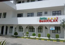 Sekda Lombok Tengah, Penuhi Panggilan Jaksa Atas Kasus Dugaan Korupsi