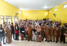 Bupati Lombok Timur Serahkan Bantuan untuk Korban Kebakaran Pasar Pringgabaya